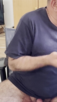 Adoro viziare il mio cazzo ultra-sensibile e solleticante ...