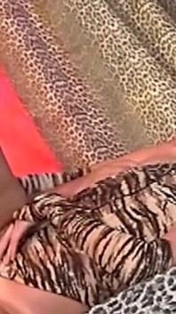 Máy bay bà già tóc vàng xoăn felina cưỡi con cu to một cách cuồng nhiệt