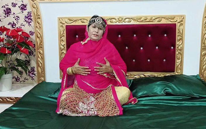 Raju Indian porn: La plus belle mariée hindi mature baise avec un gode