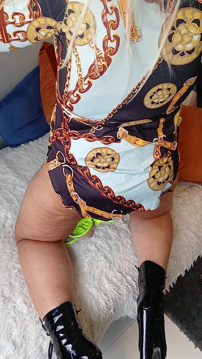 Sexy ass CDzinhafx: Піднімаюся і підключаю живлення