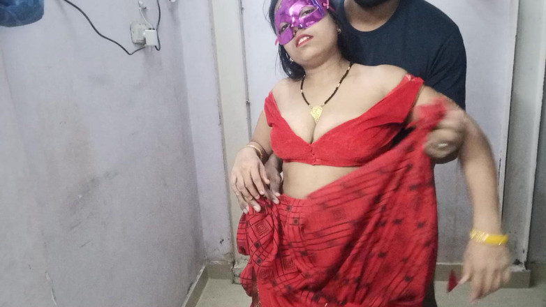 Hindi-Sex: हॉट और रोमांटिक देसी जोड़ा सेक्स - बड़े स्तनों वाली अल्ट्रा सेक्सी भारतीय भाभी को मुक्त किया गया!