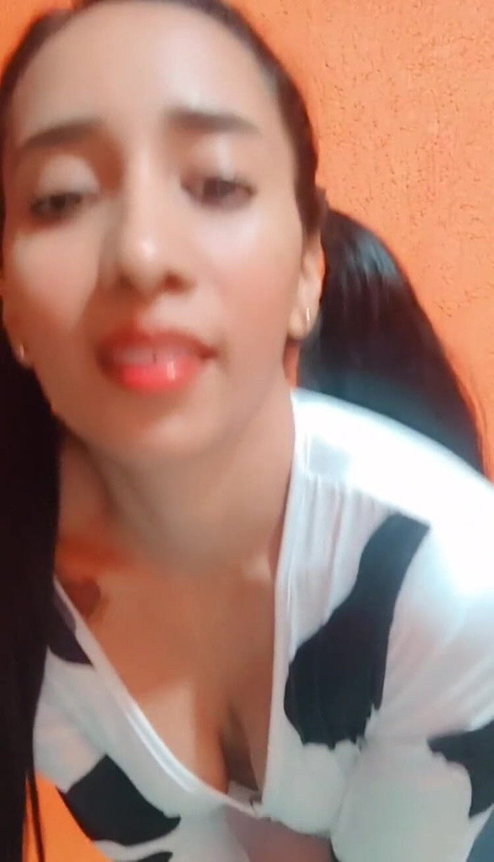 Leyne Rodriguez: Doriți să umpleți această vacă drăguță cu lapte?