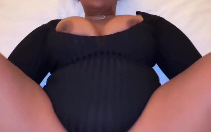 Bigbootybackshotz: 대물 자지 선교사를 따먹는 동안 더티 토크