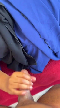 Hijabi & Niqab 与 burqa Wakeup 和继子的鸡巴自慰...让他火辣地被他操 - 大屁股和阴户啪