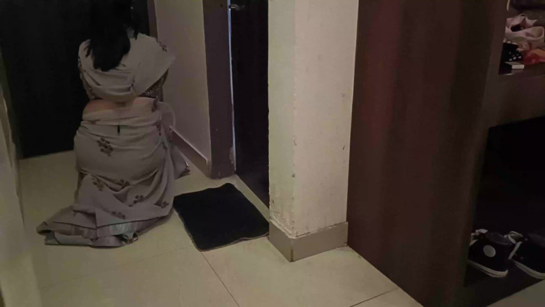 Yourdidipriya: Big ass Indian teen maid Priya allures the house owner...