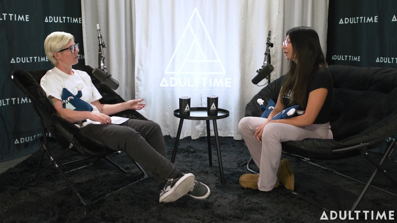 Adult Time Podcast: Cami Strella überlebt einen Kult, Tiktok-Ruhm &amp; Nicht-Monogamie | der Erwachsenenzeit-Podcast