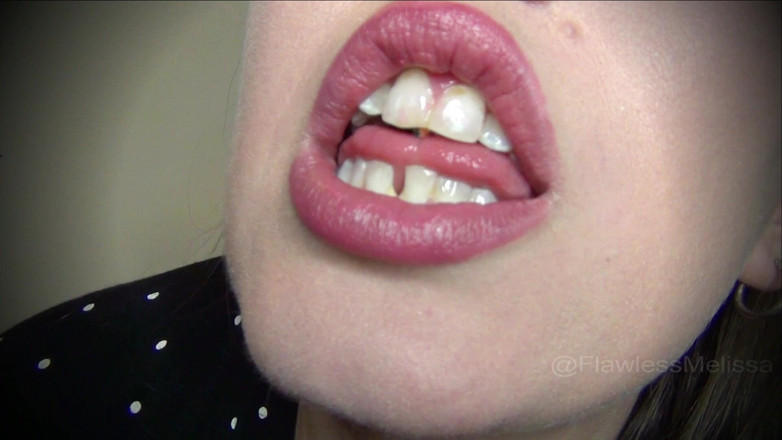Flawless Melissa: Giantess ağız ağzı azdırıyor yakın ultraviyole yutuyor