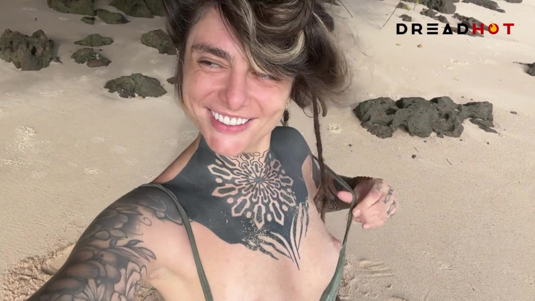 Dread Hot: Hice Un Chorro Muy Sabroso En Una Playa Desierta Y...