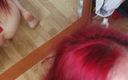 Denisa: Cewek hot rambut merah didobel penetrasi pakai dildo