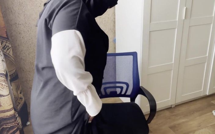 Lux Eva: Mulher muçulmana se masturba em hijab