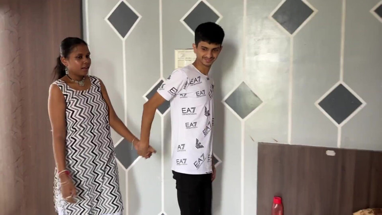 Next short: Indyjski Seks Bhabhi Devar wezwał Bhabhi do swojego domu i...