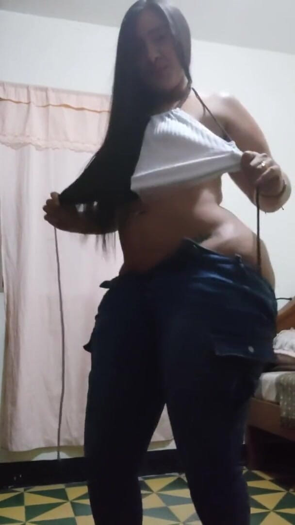 Vanne_sexy87: sama doma masturbuji, než někdo přijde víc
