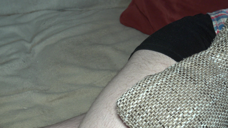 Foxy Sanie: Foxy Sanie gibt ihrem chef nach der arbeit tiefen blowjob...
