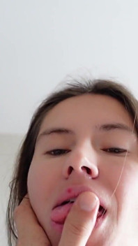 Vaše nadržená děvka přítelkyně chce šukat hned!