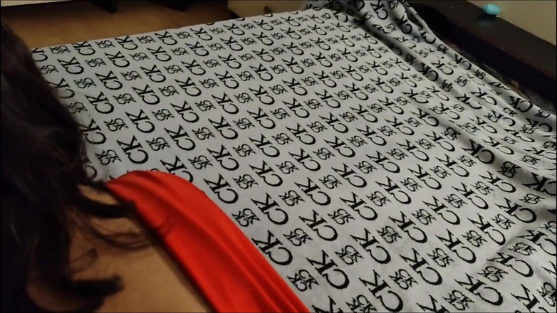 Tumanova Alina: 一件亮色的裙子和一个丰满的屁股让我们的性爱火热起来！（美妙的音乐）