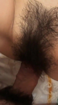Mitsuo sexy în cameră cu tipul care vrea să o fută