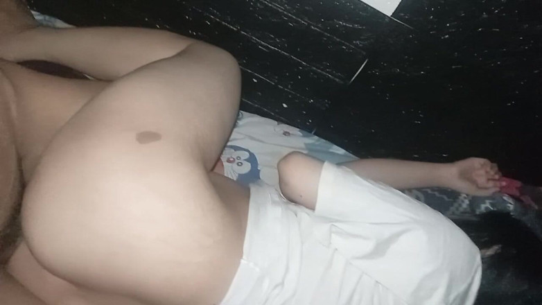 Famly sex: Jebanie z białym azjatyckim aniołem