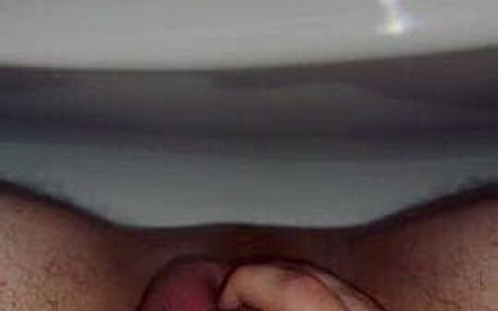 Apomit: Adolescente gostosa depila pau para papai em primeiro plano- close-up 10