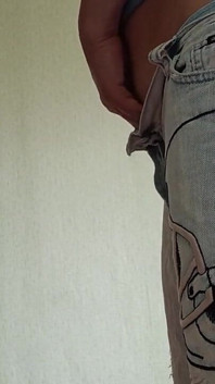Due amiche si masturbano e vengono in jeans