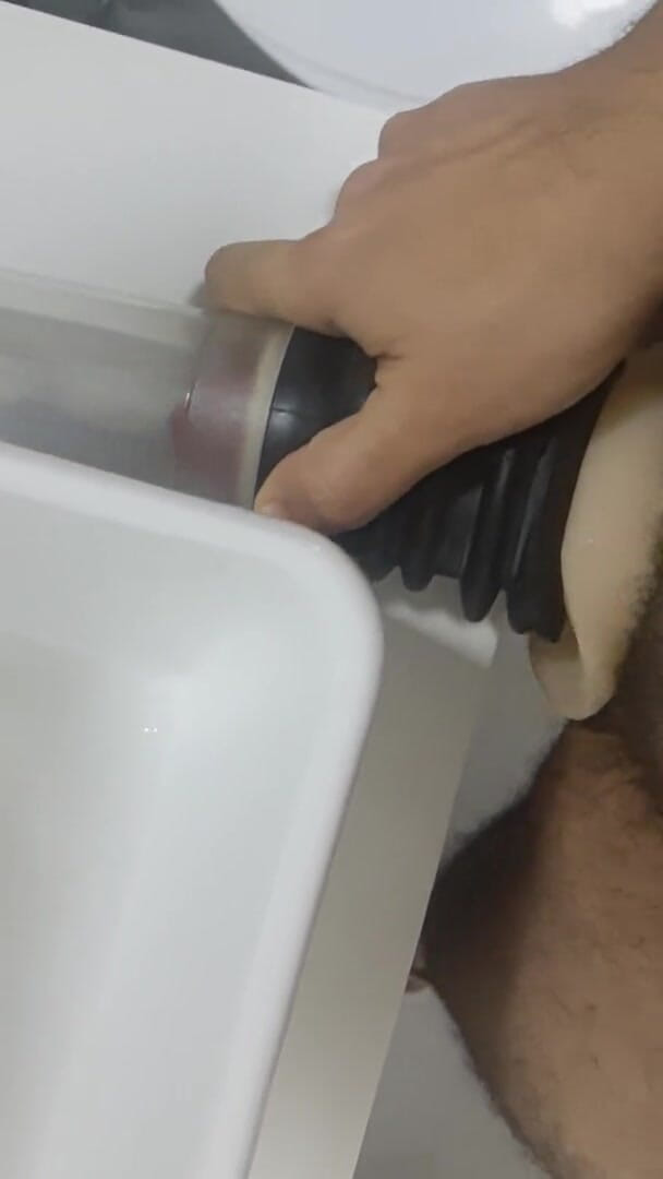 Ppentel21: Pedro Pentel punches until he comes in the silicon pussy.