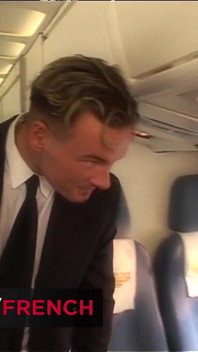 Persinggahan dubur dengan Stewardess Seksi