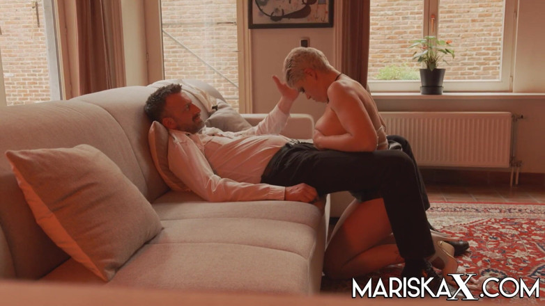Mariska x: Speciální terapie pro sexy milfku Valentinu Babe.