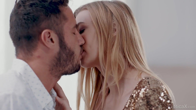 Erotica X: Hete lesbienne's eerste neukpartij met een man | Deel 2 - erotiek