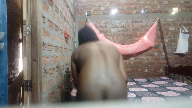 Manjit Das: Индийский паренек дези трахается