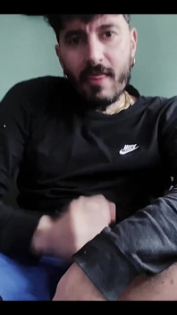 La vecchia. Ho notato il taglio di capelli?