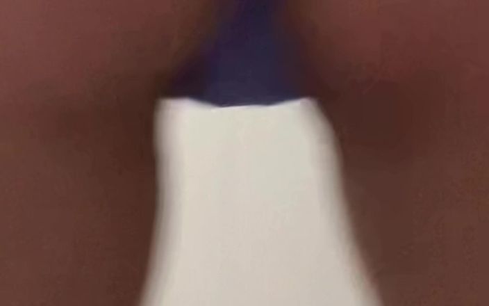 MaybeNatty: POV: Menina de 18 anos dança e se despi para você