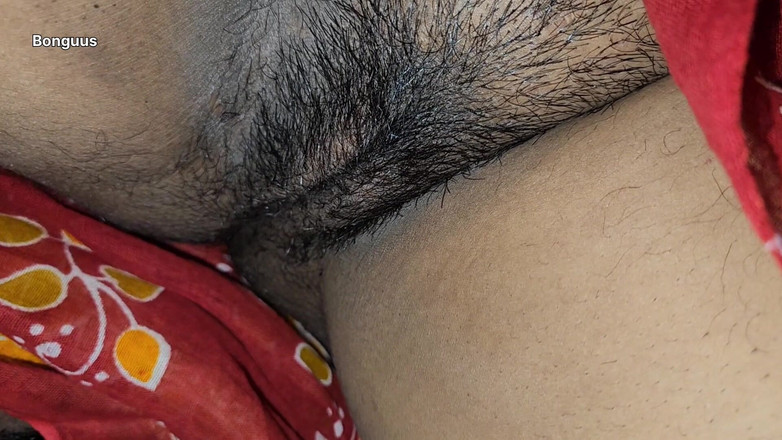 Riya Bonguus: Makcik desi berkongsi pepek basah berkrim panas