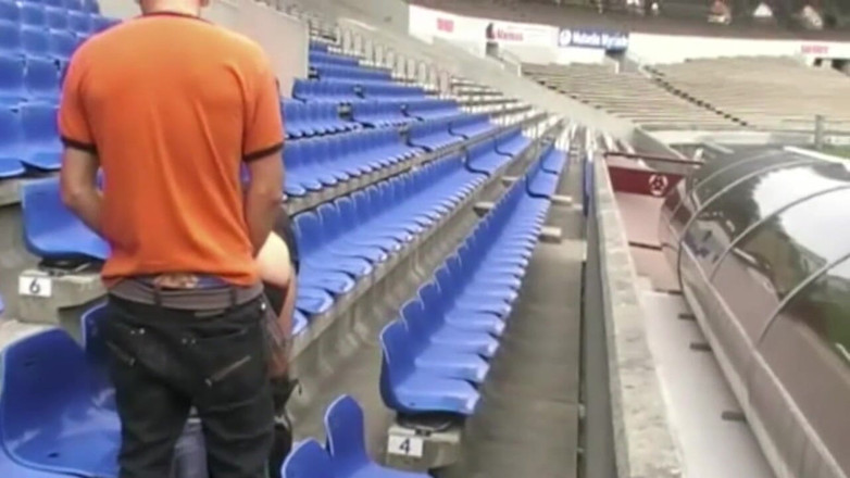 Jess Royan XXX: Scopata allo stadio di calcio !! Incredibile