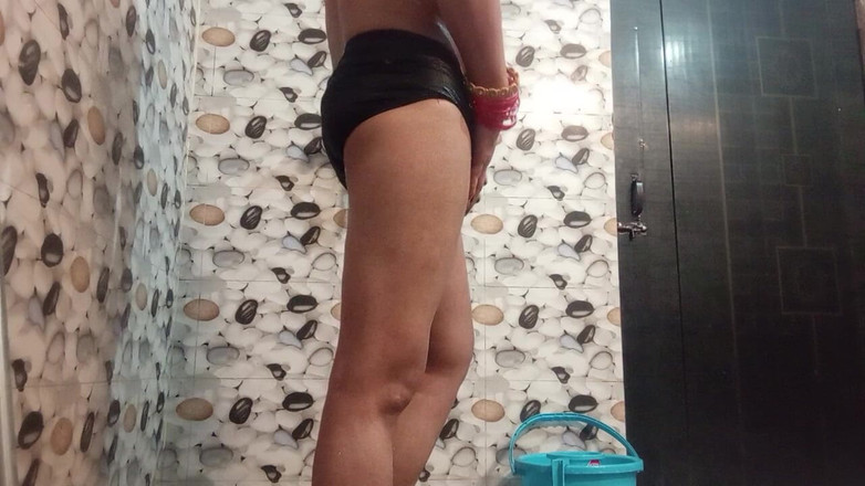 Nikita sharma: Beautiful Sexy Transgender in Shower