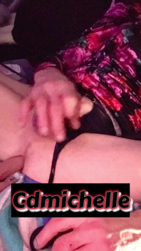Cdmichelle V Šatech Si Hraje Kolem
