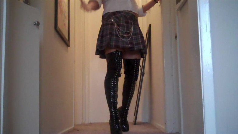 Cryptostudios: Tabitha - Ballbusting 240