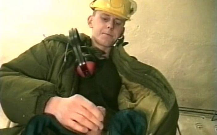 Gay 90's Vintage Porn: エロティックな味を味わう男性 #8