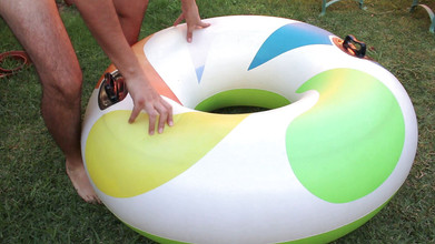 Inflatable Lovers: Perenang besar