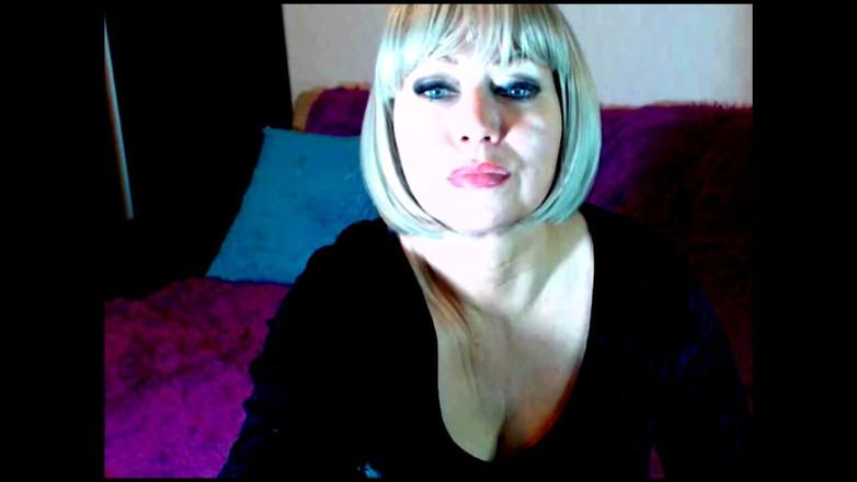 AimeeParadise: A mature whore, a webcam model, sucks her husband’s dick...
