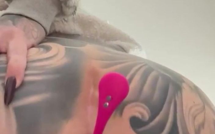 Nastasia_ink: Milf grote pik dubbele penetratie met dildo en sextoys rijpe...