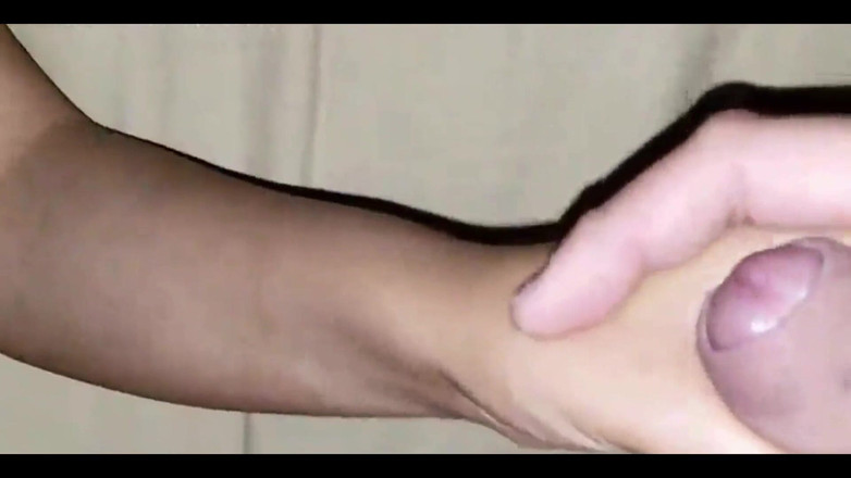 Anny Kitty: 华丽的年轻女孩在重口味派对后性交