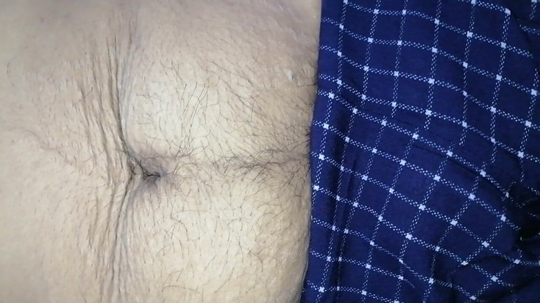 Sweety In Bed: Quente indiana com peitos peludos não raspados, corpo inteiro lento...