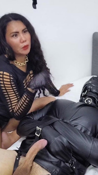 Związany i dręczony przez Azjatycką Dominatrix