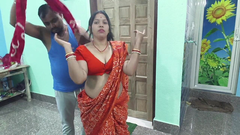 Sona bhabhi: 美丽的印度孟加拉纱丽纱丽瓦利哥操逼口交射在嘴里