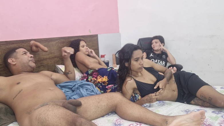 Bebes vagabundas: Seks grupowy