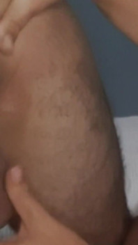 我喜欢像后入式吮吸我的男人，像后入式吮吸大鸡巴，大球和舔她美味的屁股。