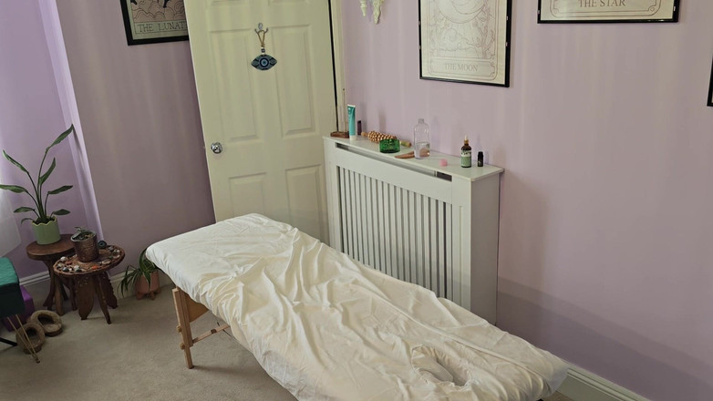 MassageRoomX: Maseuza roșcată îmi știe toate punctele mele strâmte