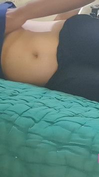 Sexe par une inconnue dans sa propre chambre