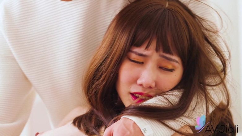 AV Jiali: สาวผมน้ำตาลเซ็กซี่ในหนังโป๊เรื่องแรกของเธอ