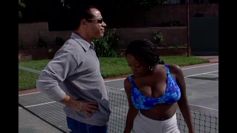 Africans Orgasm: Ein so Dünnes Mädchen Mit Diesen Riesigen Titten Will Anal?
