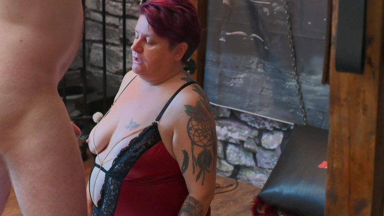 The Izars: イザール夫人は奴隷をダンジョンに連れて行きます